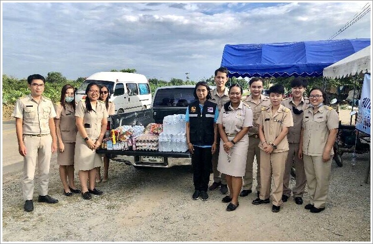 ﻿สำนักงานบังคับคดีจังหวัดสุโขทัย สาขาสวรรคโลก ลงพื้นที่มอบเครื่องอุปโภคบริโภค เพื่อช่วยเหลือผู้ประสบอุทกภัย ในพื้นที่จังหวัดสุโขทัย